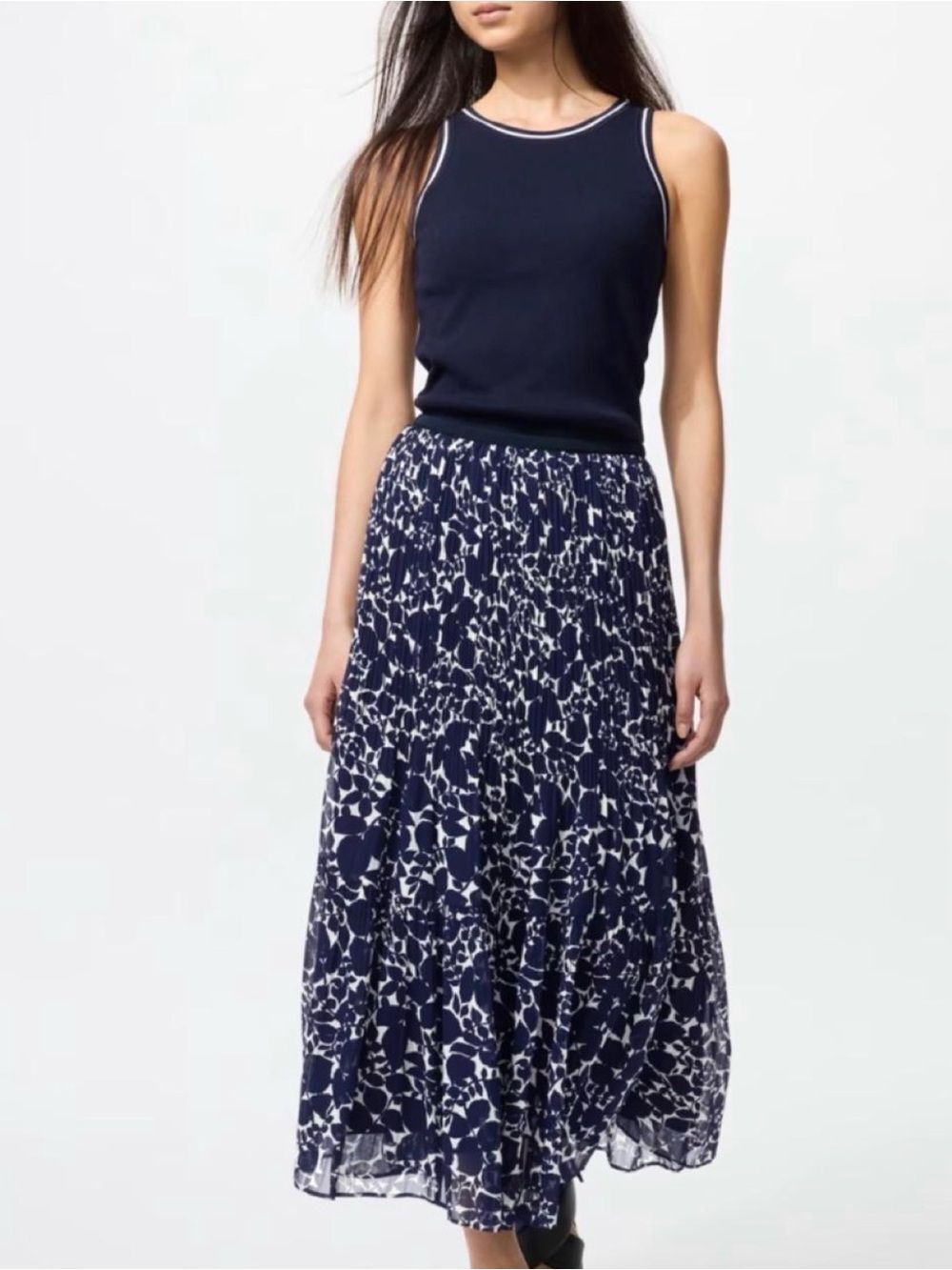 Uniqlo Chiffon Tiered Skirt Printed Navy Blue Small NWOT Flowy Maxi